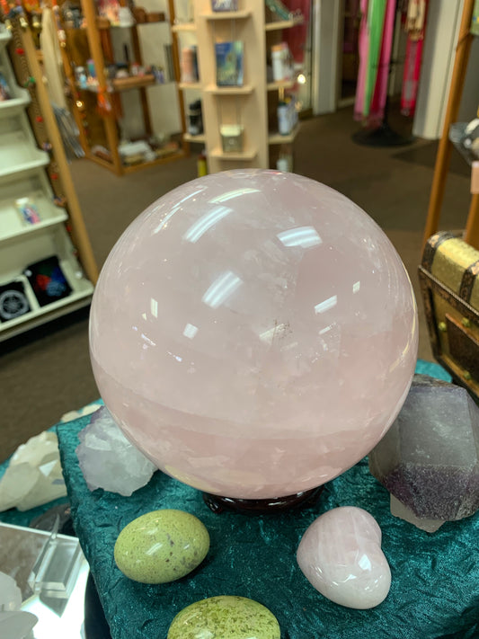Rose Quartz Sphere 3790 Gm.